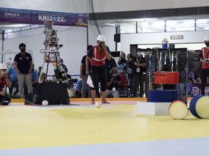 Top! ITS 5 Kali Beruntun Juara Umum Kontes Robot Indonesia Top! ITS 5 Kali Beruntun Juara Umum Kontes Robot Indonesia