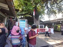 Jokowi Dijadwalkan Sambangi Pasar Peterongan, Warga Nunggu Sejak Pagi