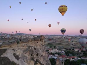 Mau Naik Balon Udara di Cappadocia? Segini Biaya Liburannya Mau Naik Balon Udara di Cappadocia? Segini Biaya Liburannya