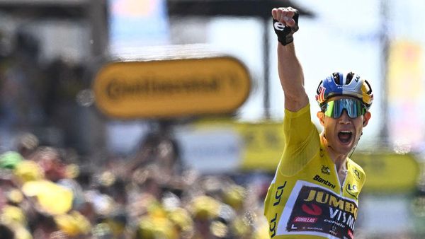 Tak Terkejar di 11 Km Terakhir, Van Aert Pertahankan Jersey Kuning