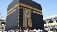 10 Bagian Kabah, Ada Hajar Aswad hingga Kain Kiswah