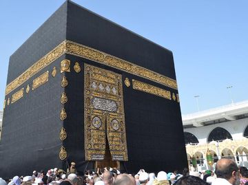 10 Bagian Kabah, Ada Hajar Aswad hingga Kain Kiswah