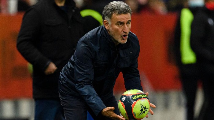 PARIS, FRANCE - JULY 05: Newly appointed Paris Saint-Germain coach Christophe Galtier answers journalists during the press conference of Paris at Parc des Princes on July 05, 2022 in Paris, France. (Photo by Aurelien Meunier - PSG/PSG via Getty Images)