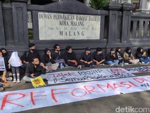 Aliansi Mahasiswa Resah Kota Malang Desak Transparansi Rancangan KUHP Aliansi Mahasiswa Resah Kota Malang Desak Transparansi Rancangan KUHP