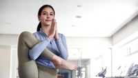 Yuk, Yoga Bareng Estelle Linden!