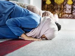 4 Doa Sujud Syukur Arab, Latin, Arti dan Tata Caranya