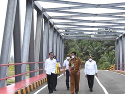 Tinjau Jalan Lingkar Nias, Jokowi Bicara Upaya Kurangi Kemiskinan Esktrem