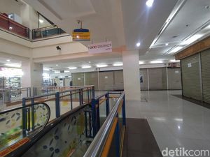 Potret Toko Elektronik di Roxy Nyerah Akibat Pandemi-Tutup Berjamaah