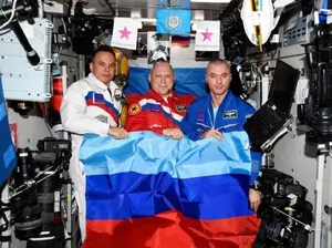 Rusia Rebut Wilayah Luhanks, Kosmonot Bersorak Girang Rusia Rebut Wilayah Luhanks, Kosmonot Bersorak Girang