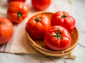 10 Manfaat Tomat untuk Tubuh, Cegah Kolesterol Hingga Cerahkan Kulit