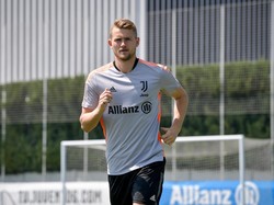 Legenda Jerman: De Ligt Mirip Van Dijk, Bisa Pimpin Lini Belakang Bayern