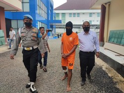 Melawan, Maling Sadis Bacok Penjaga Peternakan Ayam di Bogor Didor Polisi