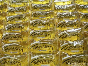 Pedagang Pasar Minta Distribusi Minyak Goreng ke Indonesia Timur Dipercepat Pedagang Pasar Minta Distribusi Minyak Goreng ke Indonesia Timur Dipercepat