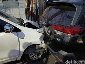 4 Mobil Kecelakaan Beruntun di Jalan Amir Hamzah Medan