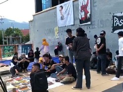 Pemuda Palopo Inisiasi Pasar Gratis, Buka Kelas Bahasa Inggris-Lapak Baca