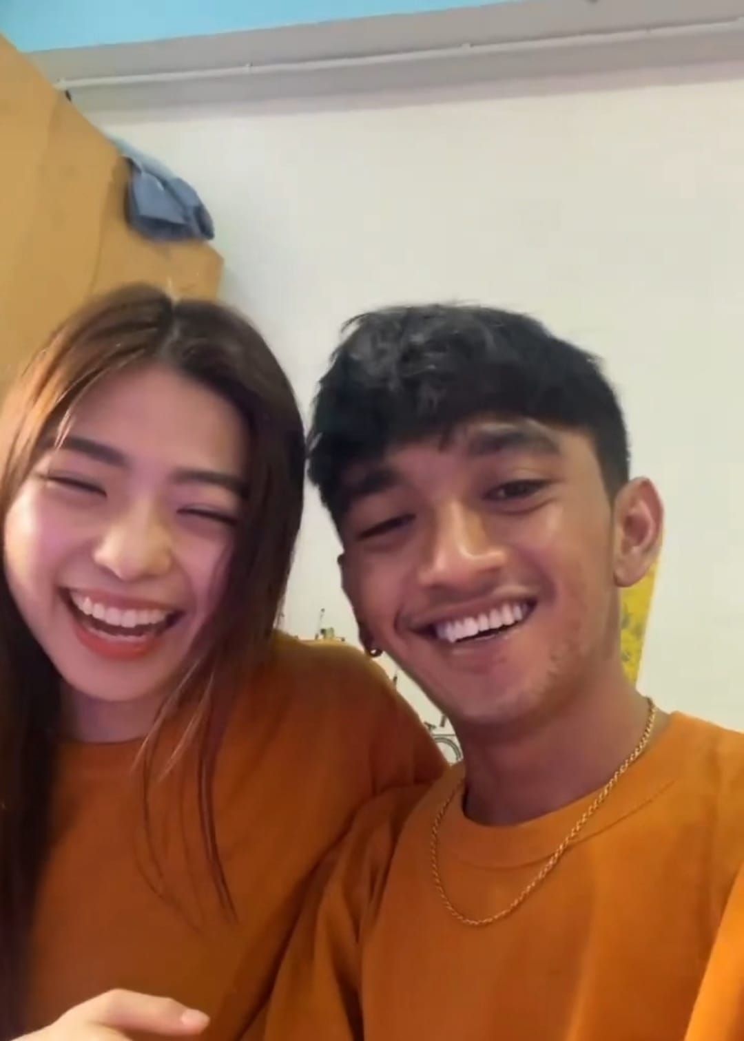 Perempuan Jepang Temui Kekasihnya di Indonesia