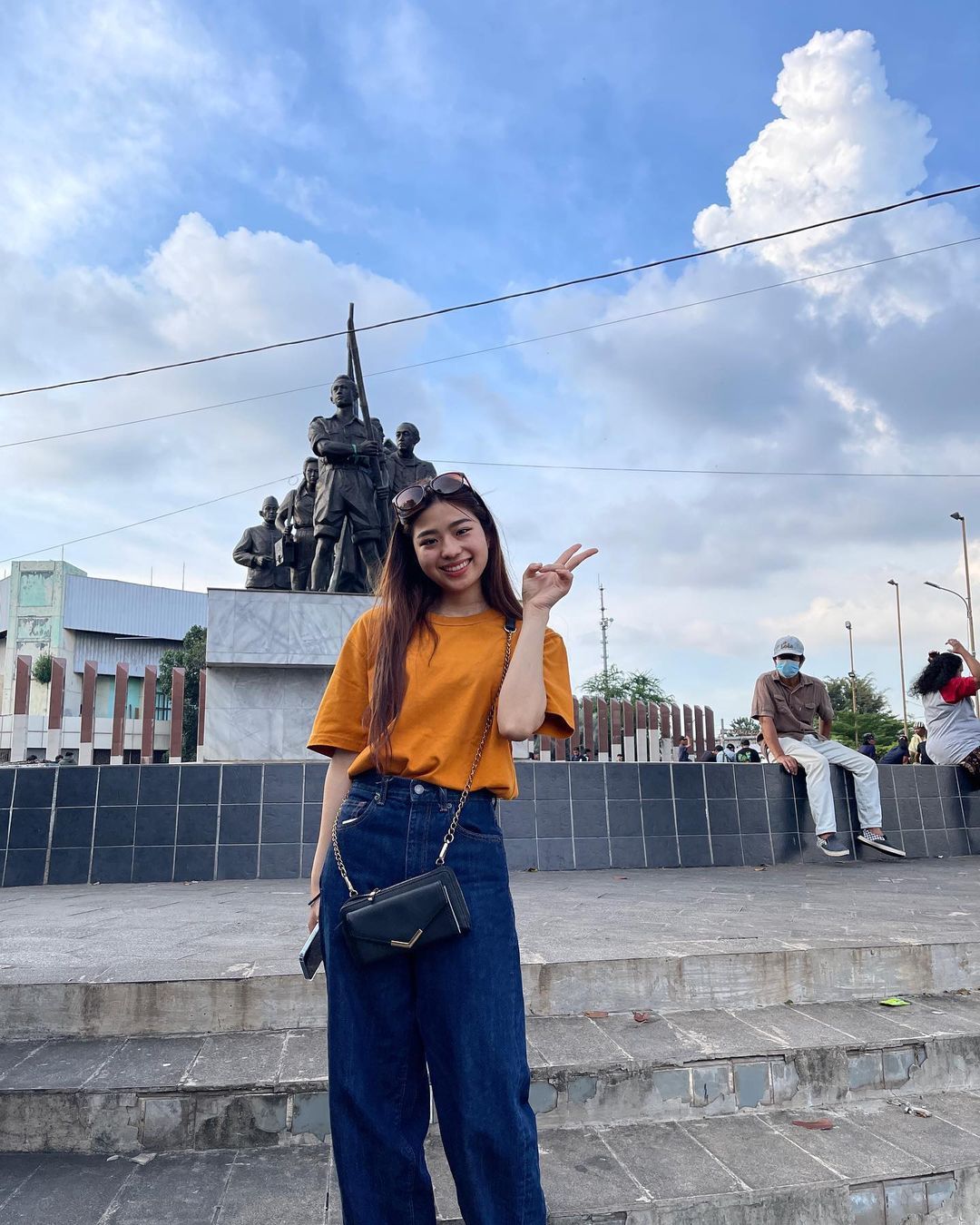 Perempuan Jepang Temui Kekasihnya di Indonesia