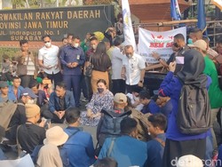 DPRD Jatim Janji Teruskan Aspirasi BEM SI yang Demo Tolak RKUHP
