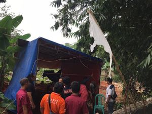 Dugaan Awal Penyebab Kematian Wanita Dibuang di Kali Krukut Tewas Dicekik