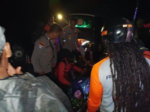 Butuh 7 Jam Proses Evakuasi Pelari Maraton yang Sempat Hilang di Arjuno Butuh 7 Jam Proses Evakuasi Pelari Maraton yang Sempat Hilang di Arjuno