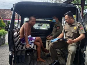 Cerita Keluarga Pria ODGJ yang Diamankan Satpol PP Karangasem Cerita Keluarga Pria ODGJ yang Diamankan Satpol PP Karangasem