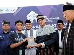 Sandiaga Uno Bagikan Tips Investasi ke Santri di Sumbar