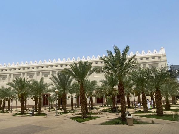 Suasana Masjid Bir Ali, Tempat Miqat Jamaah Haji Indonesia dari Madinah