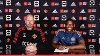 Malacia adalah rekrutan pertama Man United yang kini dilatih Erik ten Hag. Foto: Manchester United via Getty Imag/Ash Donelon