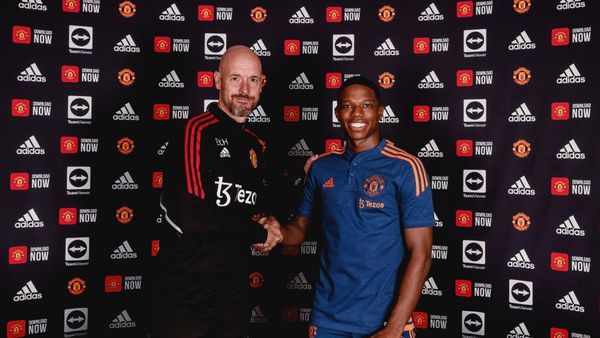 Foto: Perkenalkan Tyrell Malacia, Rekrutan Perdana MU Era ten Hag
