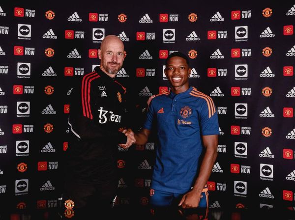 Foto: Perkenalkan Tyrell Malacia, Rekrutan Perdana MU Era ten Hag