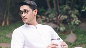 10 Potret Seru Afgan Nikmati Es Krim dan Waffle