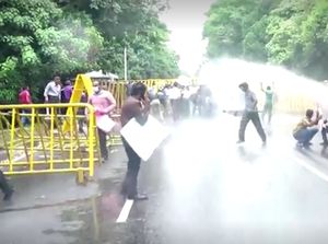 Demo Tuntut Presiden Sri Lanka Mundur, Massa Dilempar Gas Air Mata Demo Tuntut Presiden Sri Lanka Mundur, Massa Dilempar Gas Air Mata