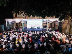 Santri & Kyai di Bandung Hadiri Gebyar Selawat Dukung Ganjar Jadi Capres