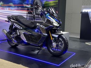 Modifikasi Honda ADV 160: Pakai Setang Jepit, Ogah Jadi Motor Adventure Modifikasi Honda ADV 160: Pakai Setang Jepit, Ogah Jadi Motor Adventure