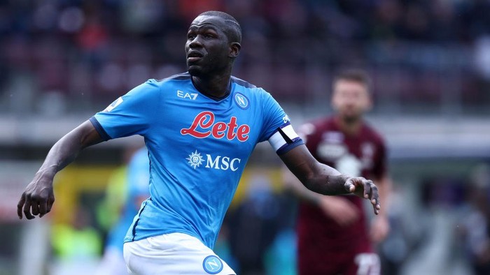 TURIN, ITALY - MAY 07: Kalidou Koulibaly of SSC Napoli looks on during the Serie A match between Torino FC and SSC Napoli at Stadio Olimpico di Torino on May 7, 2022 in Turin, Italy. (Photo by Sportinfoto/vi/DeFodi Images via Getty Images)