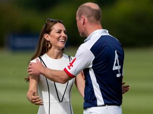 Momen Langka Pangeran William dan Kate Middleton Pamer Kemesraan di Publik