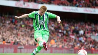De Bruyne adalah satu-satunya pemain di 5 Liga Top Eropa yang punya 20 assist dan lebih dalam semusim di dua tim berbeda, yakni bersama VfL Wolfsburg di Bundesliga (21 assist di musim 2014/2015) dan bersama Manchester City di Liga Inggris (20 assist di musim 2019/2020) (Getty Images)