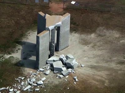 Kondisi Monumen Stonehenge AS yang Diledakkan Orang Tak Dikenal