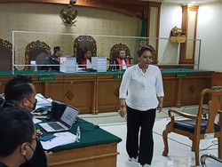 Hakim Kebut Sidang Eka Wiryastuti Jadi 2 Kali Seminggu