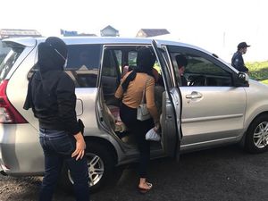 Medina Zein Pernah Tantang Dijemput Polisi Pakai Vellfire, Datangnya Xenia Medina Zein Pernah Tantang Dijemput Polisi Pakai Vellfire, Datangnya Xenia