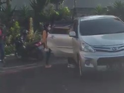 Momen Medina Zein Dijemput Polisi Pakai Xenia, Bukan Vellfire