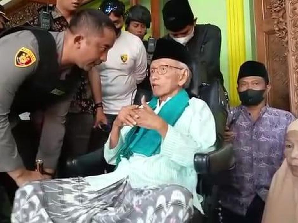 Kiai Jombang Tolak Mas Bechi Ditangkap karena Ada Pelantikan di Ponpes Kiai Jombang Tolak Mas Bechi Ditangkap karena Ada Pelantikan di Ponpes