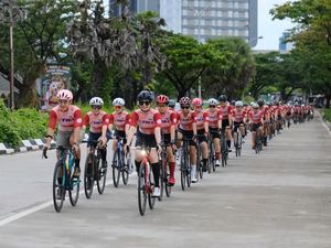 Setahun Komunitas Oljen CC di Makassar: Bersepeda Sambil Beramal