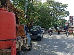 Denda Pengusaha Jadikan Bahu Jalan Tempat Parkir di Makassar Masih Dikaji