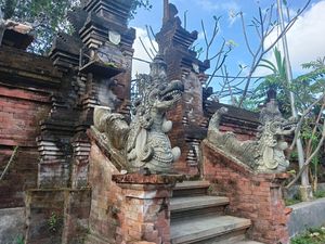 Polsek Kuta Utara Selidiki Perusakan Patung Naga Pura Tibukleneng Polsek Kuta Utara Selidiki Perusakan Patung Naga Pura Tibukleneng