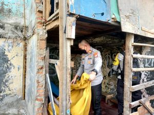 Polisi Ubrak-abrik Lapak Narkoba di Kampung Boncos, 6 Pemakai Ditangkap!