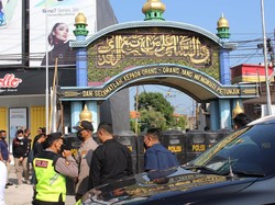 Polisi Jemput Paksa Anak Kiai Jombang DPO Pencabulan, Akses Ponpes Ditutup