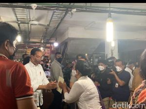 Jokowi Beri Bantuan di Pasar Petisah, Pedagang: Sehat-sehat Ya Pak! Jokowi Beri Bantuan di Pasar Petisah, Pedagang: Sehat-sehat Ya Pak!