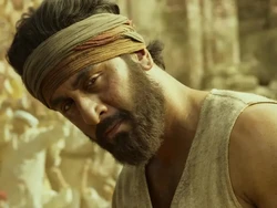 Ranbir Kapoor Lucuti Pakaian Lawan Main di Video OST Film Baru