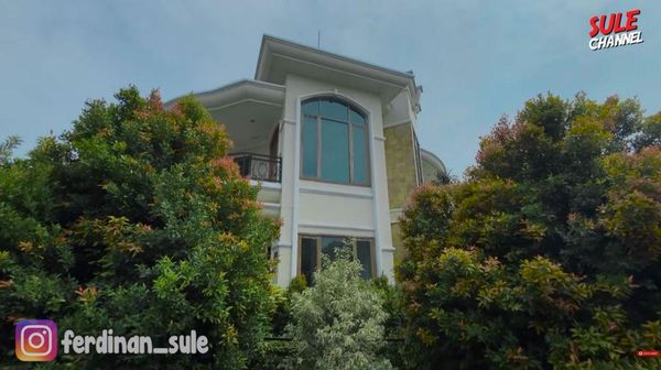 7 Foto Rumah Mewah Putri Delina, Anak Sule Tak Akur dengan Nathalie Holscher